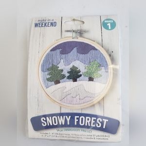 Leisure Arts Kit Embroidery 4" - Snowy Forest